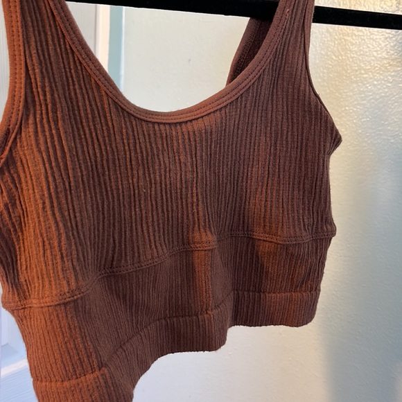 out from under crop top - Picture 4 of 4